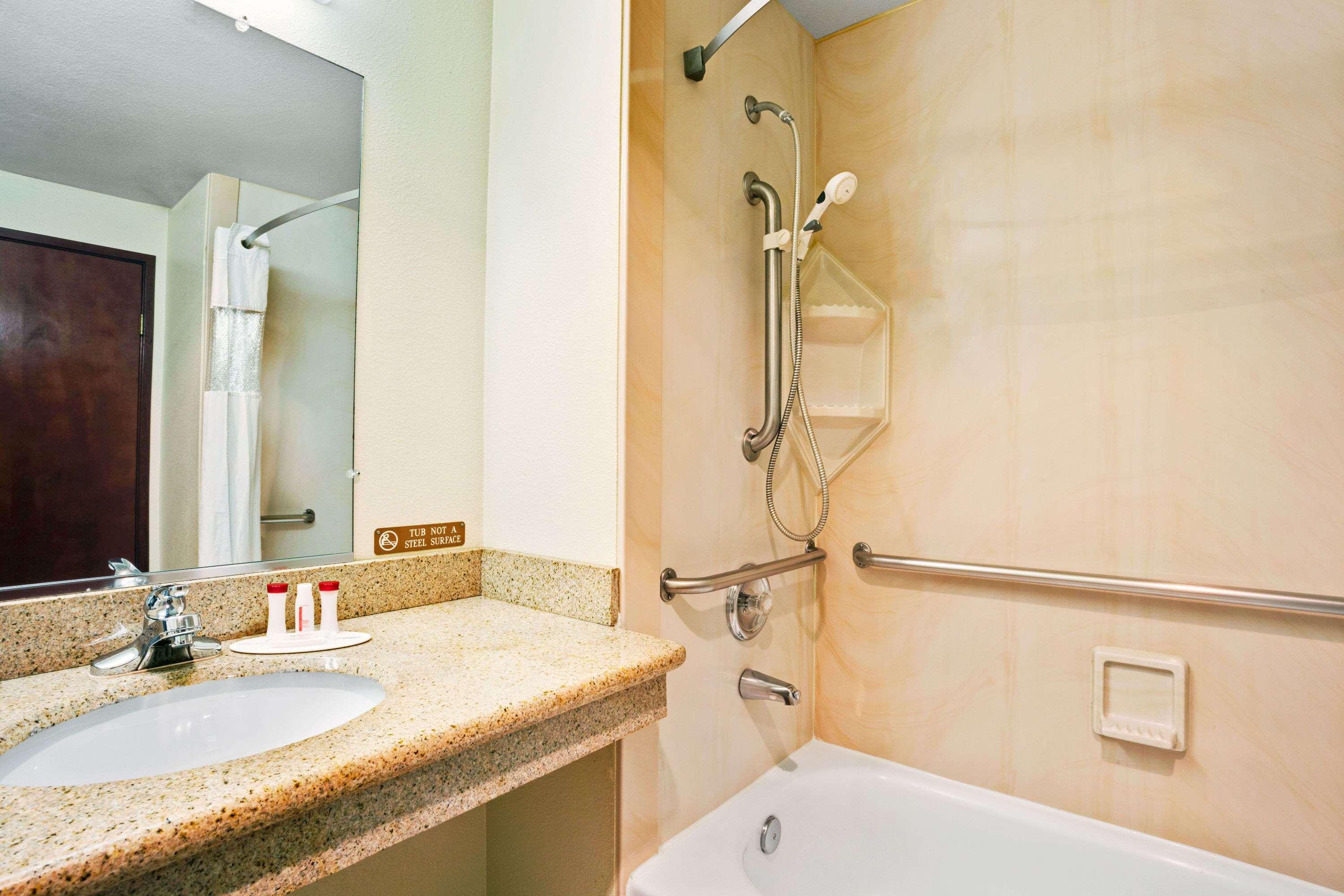 Ramada By Wyndham Tukwila Southcenter Hotel Luaran gambar